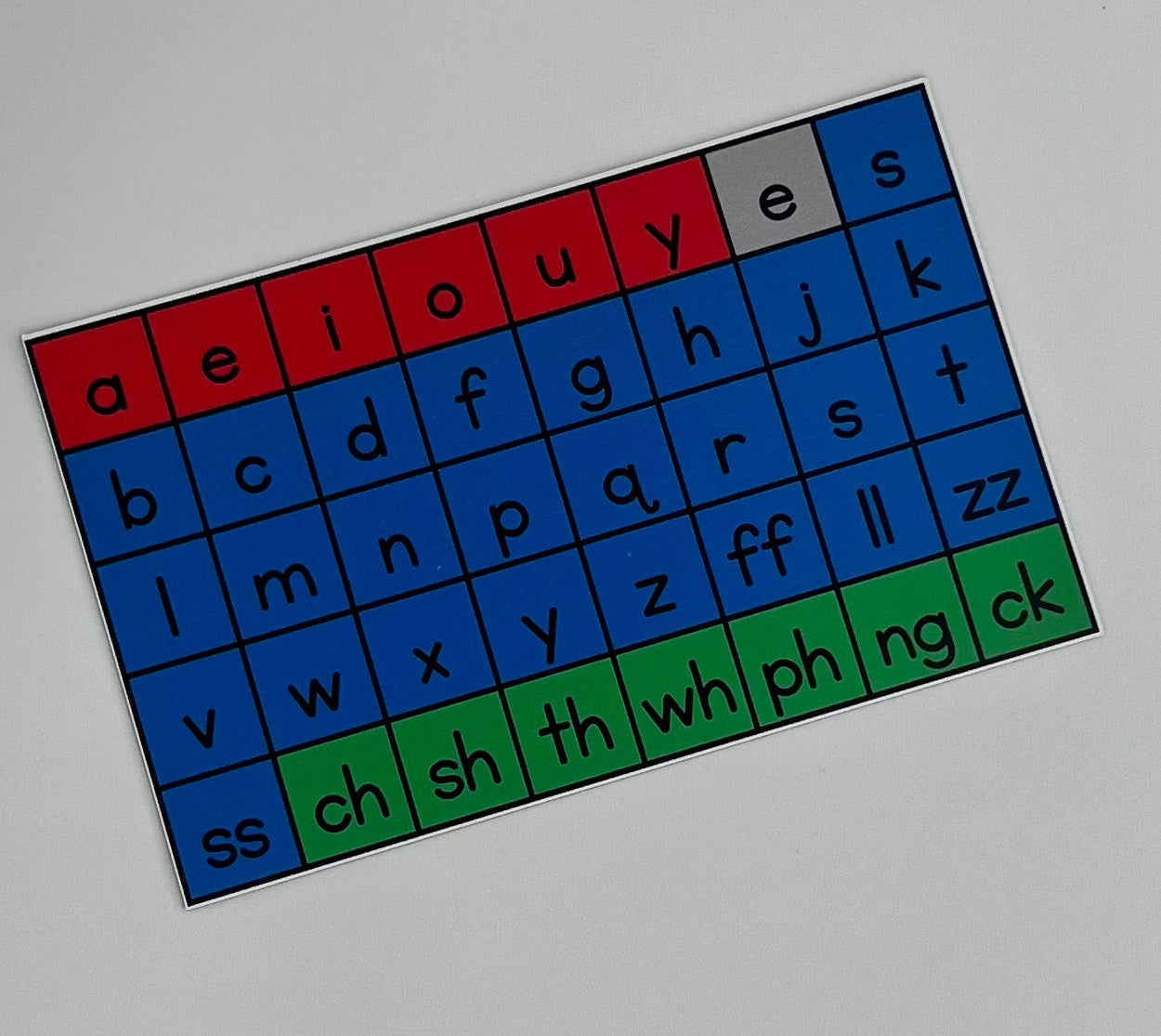 40 Magnetic Tiles (scissor cutting required)