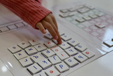 6 Kits: Folder & 80 Magnetic Tiles